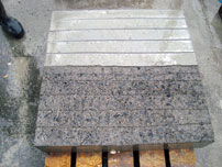 ウォータージェットで造形物のチッピング作業