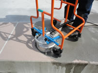 ウォータージェット（アクアセルローター）で床材の除去