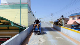 ターミネーター施工　　スロープ床の撤去